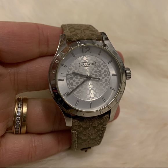 Authentic COACH Brown Khaki WATCH Silver Dial Signature C - Picture 5 of 16